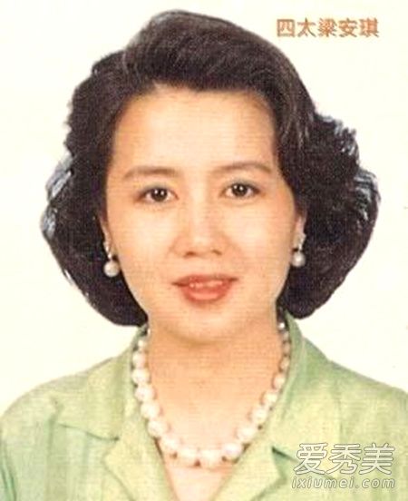 奚梦瑶陪四太逛街 这到底是个什么情况？