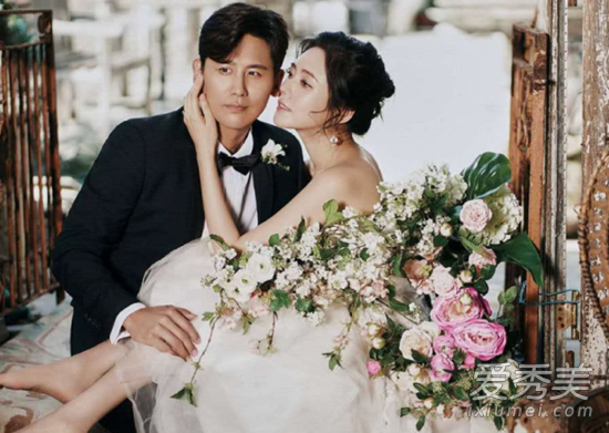 秋瓷炫婚纱照曝光 这到底是个什么情况？