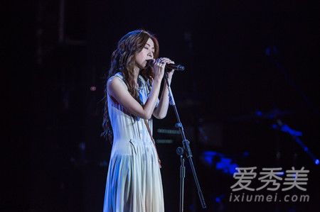 陈绮贞残缺的彩虹歌词 陈绮贞残缺的彩虹歌词是什么意思