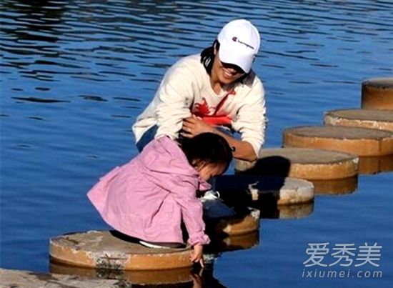 朱丹女儿正面照 这到底是个什么情况？