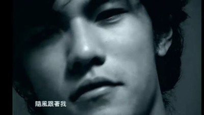 抖音手牵手一步两步三步四步望着天是什么歌 歌词介绍