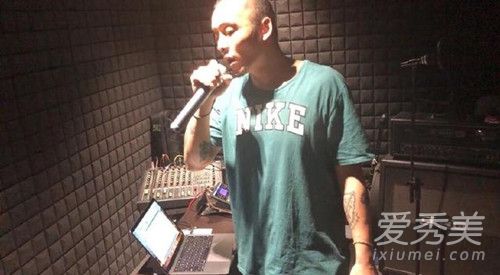 抖音baby当你走了我是抽烟喝酒又烫头是什么歌 歌词介绍