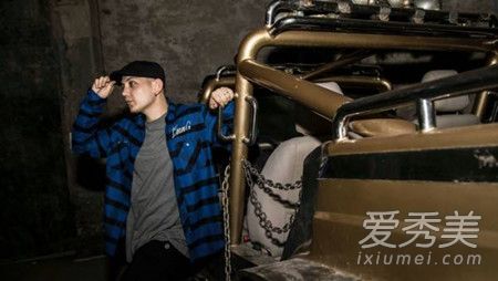 艾热小人物歌词 艾热小人物歌词什么意思