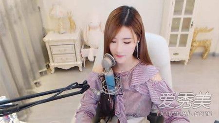 抖音你只是一个过客从我的世界路过是什么歌谁唱的 歌词介绍