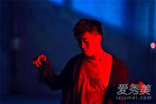 胡彦斌我不确定歌词 胡彦斌我不确定分析