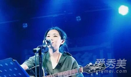 抖音一腔诗意喂了狗是什么歌 一腔诗意喂了狗歌词是什么意思