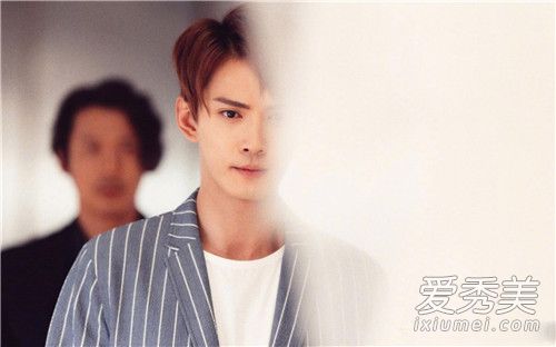 归还世界给你主题曲是什么谁唱的 归还世界给你主题曲歌词完整版