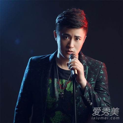 如今我还是一个人流浪是什么歌谁唱的 如今我还是一个人流浪歌词