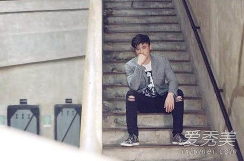 如今我还是一个人流浪是什么歌谁唱的 如今我还是一个人流浪歌词