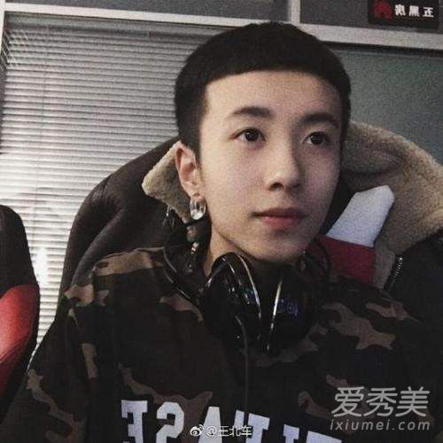 抖音一个人的夜我的心应该放在哪里什么歌 突然想起你男生版是谁唱的