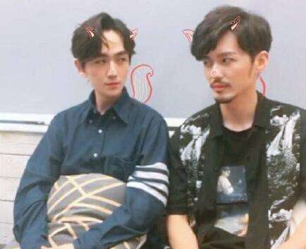 朱一龙白宇直播时唱的歌是什么 时间飞行歌词镇魂