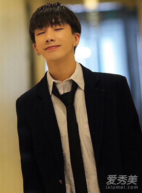 抖音我的女孩撒呦娜啦歌名叫什么 我的女孩撒呦娜啦歌词