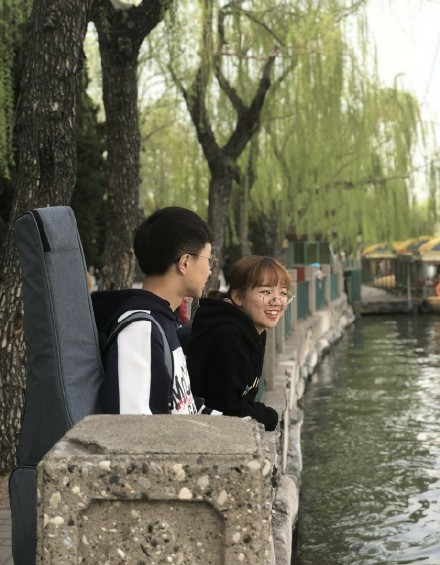 我能给你的并不多只是平静的生活是什么歌 谁唱的 完整歌词