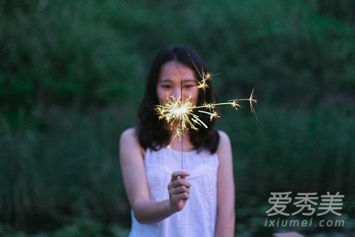 如果世界听不明白对影子表白是什么歌?歌词介绍
