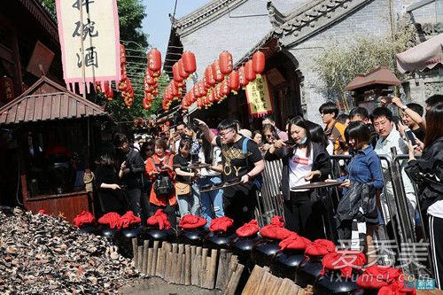 抖音西安摔碗歌曲叫什么 抖音西安摔碗歌词