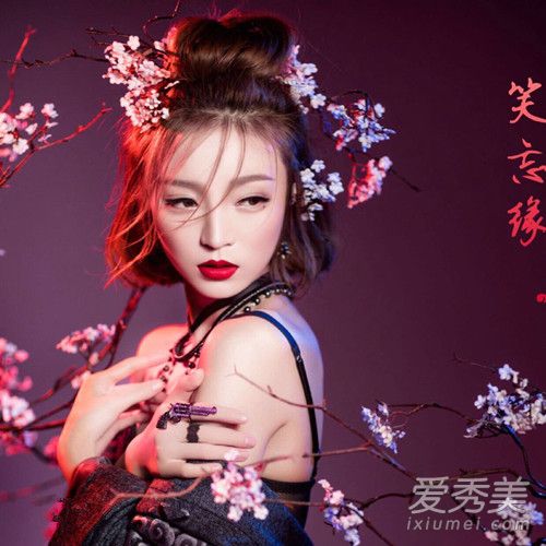 抖音我们一起学猫叫一起喵喵喵是什么歌谁唱的?