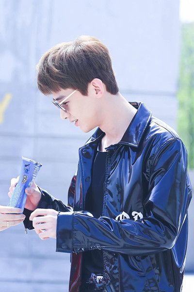抖音相看两不厌唯有敬亭山是什么歌 抖音唯有敬亭山歌词