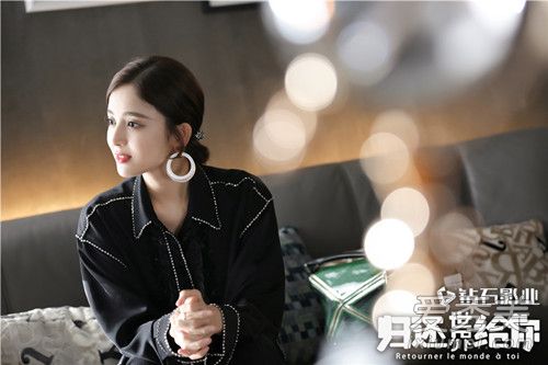 张靓颖新歌贪念哪里能听 张靓颖新歌贪念歌词完整版