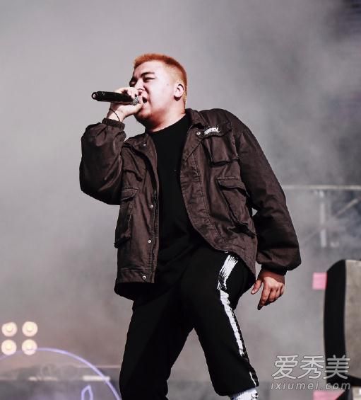 抖音想给你买个gucci飞回乌鲁木齐 gucci乌鲁木齐歌词