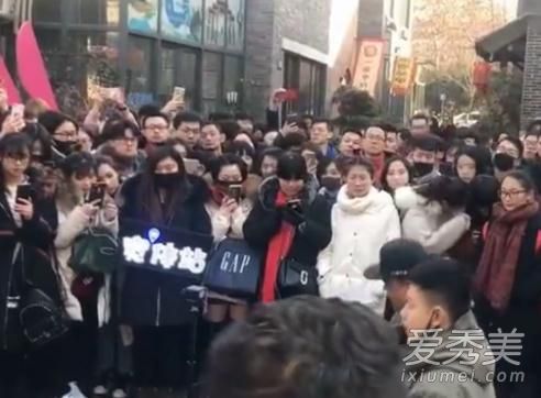 抖音连音社当我不在你身边歌词介绍