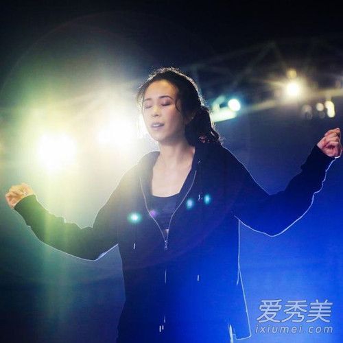 莫文蔚新歌如初之光完整版歌词 歌词含义
