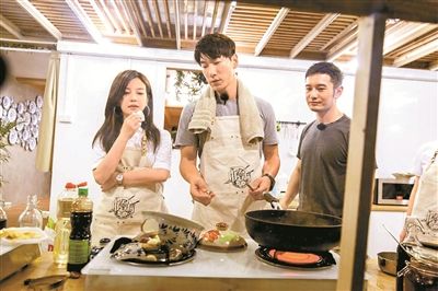中餐厅第二期赵薇黄晓明骑自行车背景音乐bgm插曲介绍