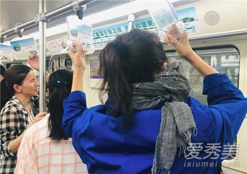倪萍长沙挤地铁 倪萍为什么挤地铁这到底是个什么梗？