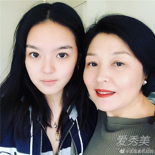 哈文为女儿庆生 这到底是个什么梗？