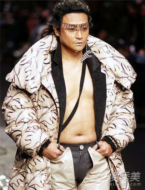 陈志朋为什么变成这样 陈志朋奇装异服怎么回事