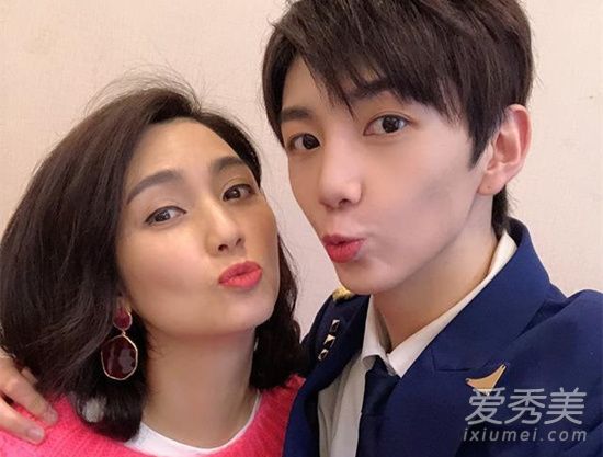 洪欣儿子表白妈妈怎么回事 这到底是个什么梗？