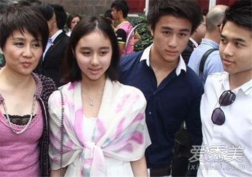 赌王四太几个孩子 赌王四太自然受孕吗