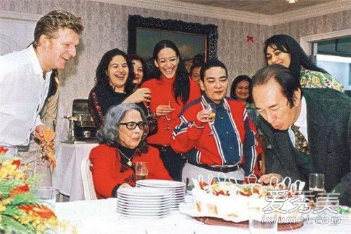 赌王原配是谁 赌王原配个人遭遇