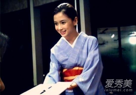 Baby和服旧照曝光 这到底是个什么梗？