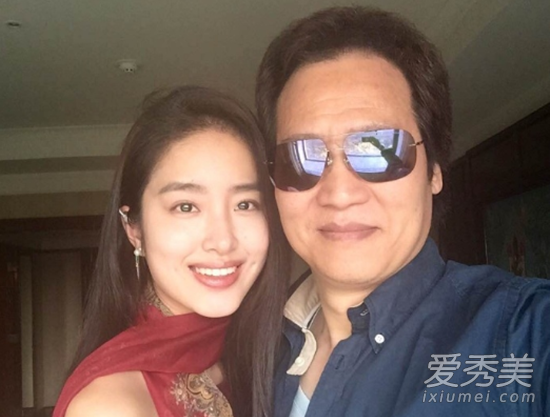 杨采钰现身医院 网曝陈金飞女友杨采钰怀孕！