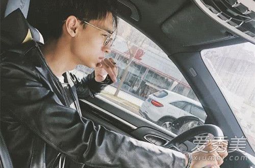 秦霄贤是富二代吗 秦霄贤开玛莎拉蒂上班什么梗?