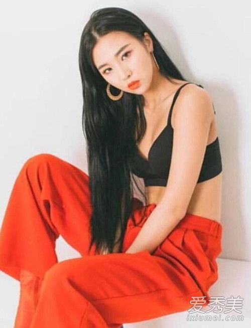 张艺兴mv黄金4秒中女舞伴是谁 金海恩个人资料照片