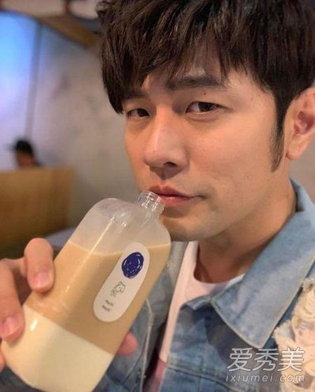 周杰伦喝奶茶原因 这到底是个什么梗？