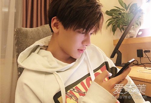 创造营2019翟潇闻是谁 翟潇闻个人资料身高年龄介绍