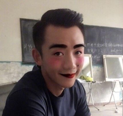 郑恺关晓彤互换头像什么原因 郑恺关晓彤互换头像怎么回事