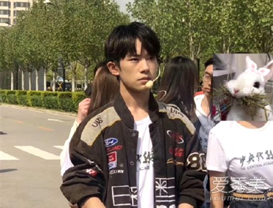 中戏偶遇易烊千玺 这到底是个什么梗？