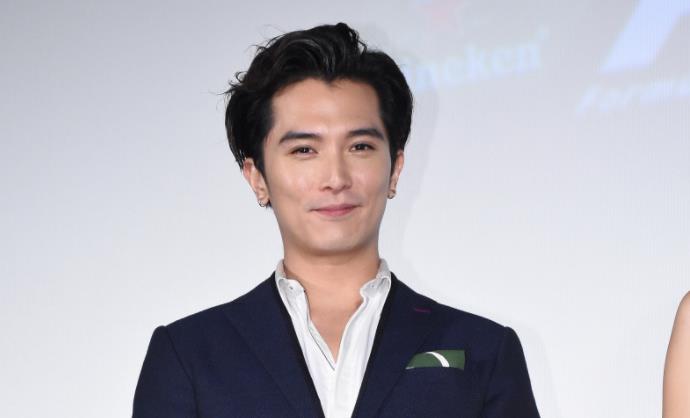 邱泽公开恋情没和张钧甯商量 网友嘲讽一个男人的独角戏