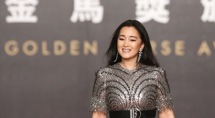 巩俐生了几个娃 巩俐为什么没生娃这么好的基因却没遗传可惜了