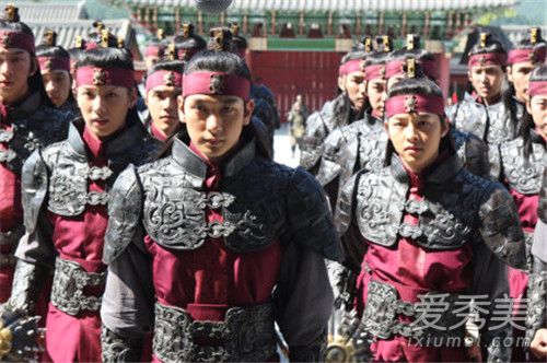 宋仲基剧组被举报怎么回事 这到底是个什么梗？