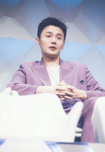 李荣浩蔡依林合影什么情况 这是到底是个什么梗