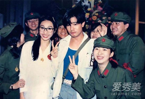 惊呆了!黎姿晒20年前旧照 这到底是个什么梗？