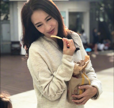 惊呆了!黎姿晒20年前旧照 这到底是个什么梗？