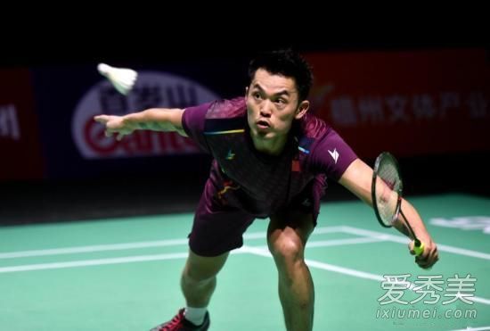 惊呆了!李宗伟为林丹颁奖 这到底是个什么梗？