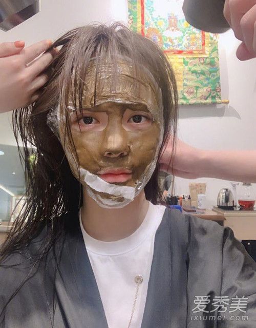 惊呆了!沈梦辰敷面膜洗头 这到底是个什么梗?