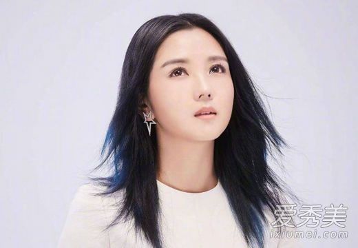 何洁三胎后首现身怎么回事 何洁现身观看儿子比赛身材发福