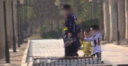 何洁三胎后首现身怎么回事 何洁现身观看儿子比赛身材发福